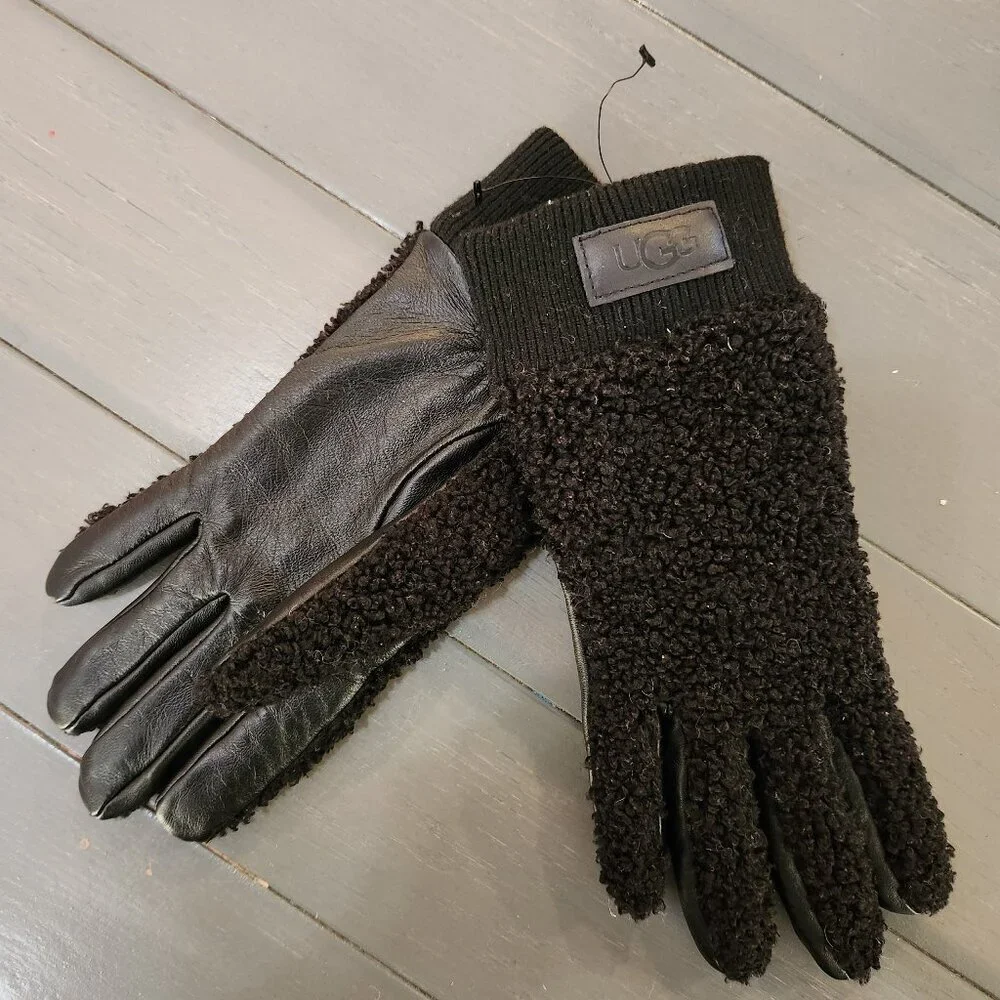 UGG Women's Black Faux Fur Touchscreen Compatible Gloves Size S/M
